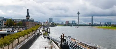 Düsseldorf Rhine promenade and old town