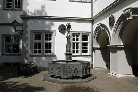 Schängelbrunnen spitting boy fountain in Koblenz