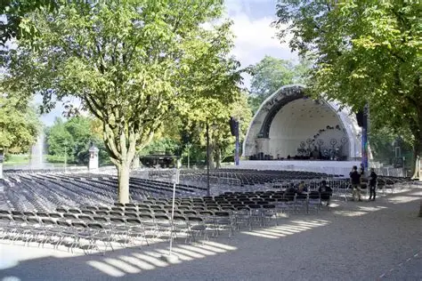 Bowling Green and Kurmuschel bandstand in Wiesbaden